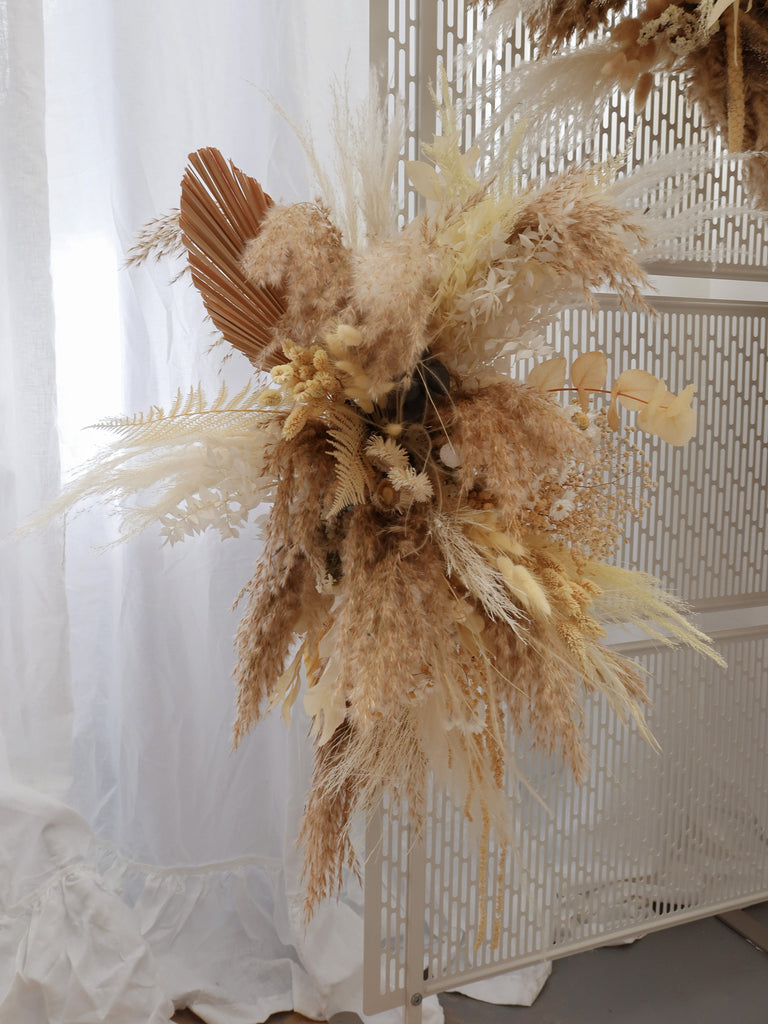 hiddenbotanicsweddings Centerpieces Dried Flowers Arch Decoration - Natural Cream & Brown