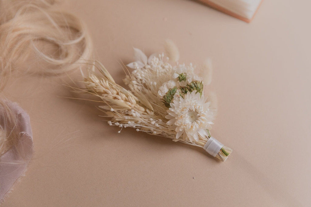 hiddenbotanicsweddings Buttonholes/Boutonnieres Lagurus & Cream Straw Flower Boutonnieres / Lapel Pin For Men / Groom Pin / Boho Boutonniere / Groom Boutonniere