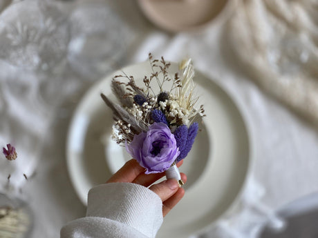 Dried Babies Breath Flowers Boutonniere / Men's Rustic Buttonhole / Groom  and Groomsmen Wedding Accessories / White Prom Baby's Breath 