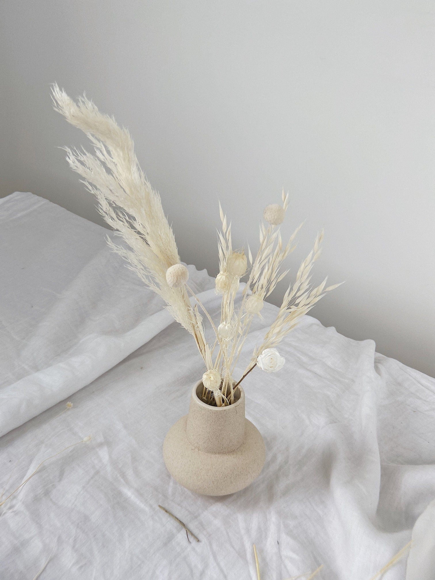 hiddenbotanicsweddings Floral Home Decorations All White Pampas Grass, Billy Balls, Preserved Rose Vase Filler / Dried Flower Home Decoration