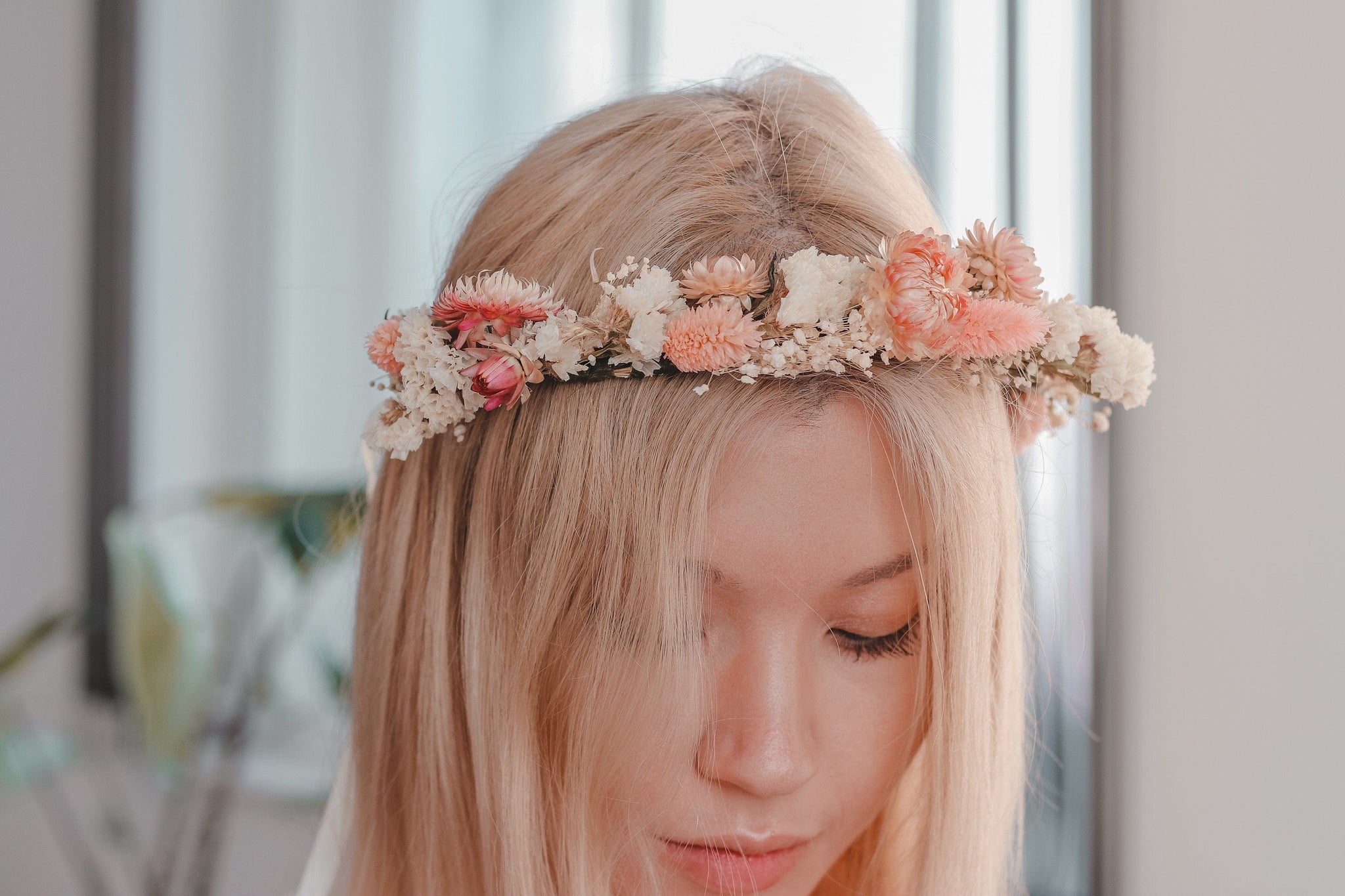 Semi corona asimétrica de flores preservadas // Boho preserved 2024 flowers headpiece