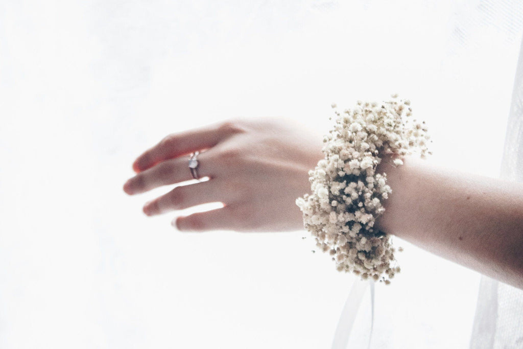 hiddenbotanicsweddings Wrist Corsages Baby's Breath Wrist Corsage  / Dried flowers Wedding / Handmade Bridesmaid Wrist Corsage / Flower Bracelet