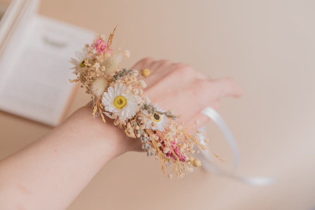 hiddenbotanicsweddings Wrist Corsages Dried Daisies & Baby's Breath Wrist Corsage  / Lavender Wrist Corsage / Flower Bracelet